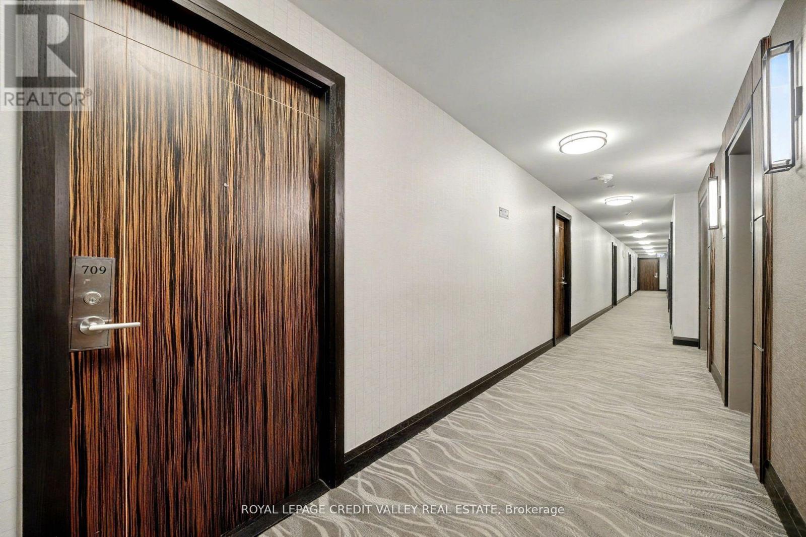 709 - 349 Rathburn Road W, Mississauga (City Centre), Ontario  L5B 0G9 - Photo 6 - W12597382