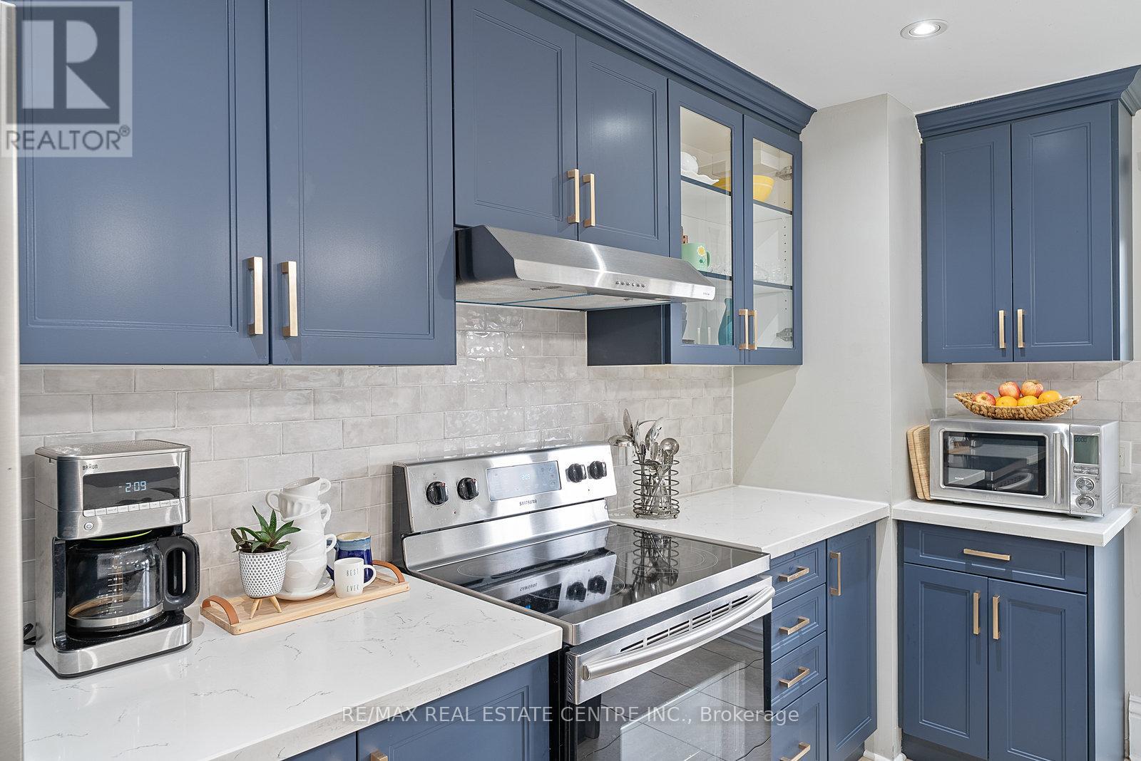 35 Miller Street, Toronto, Ontario  M6N 2Z6 - Photo 16 - W12597462