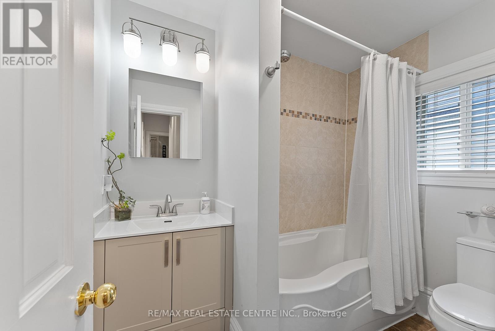 35 Miller Street, Toronto, Ontario  M6N 2Z6 - Photo 21 - W12597462