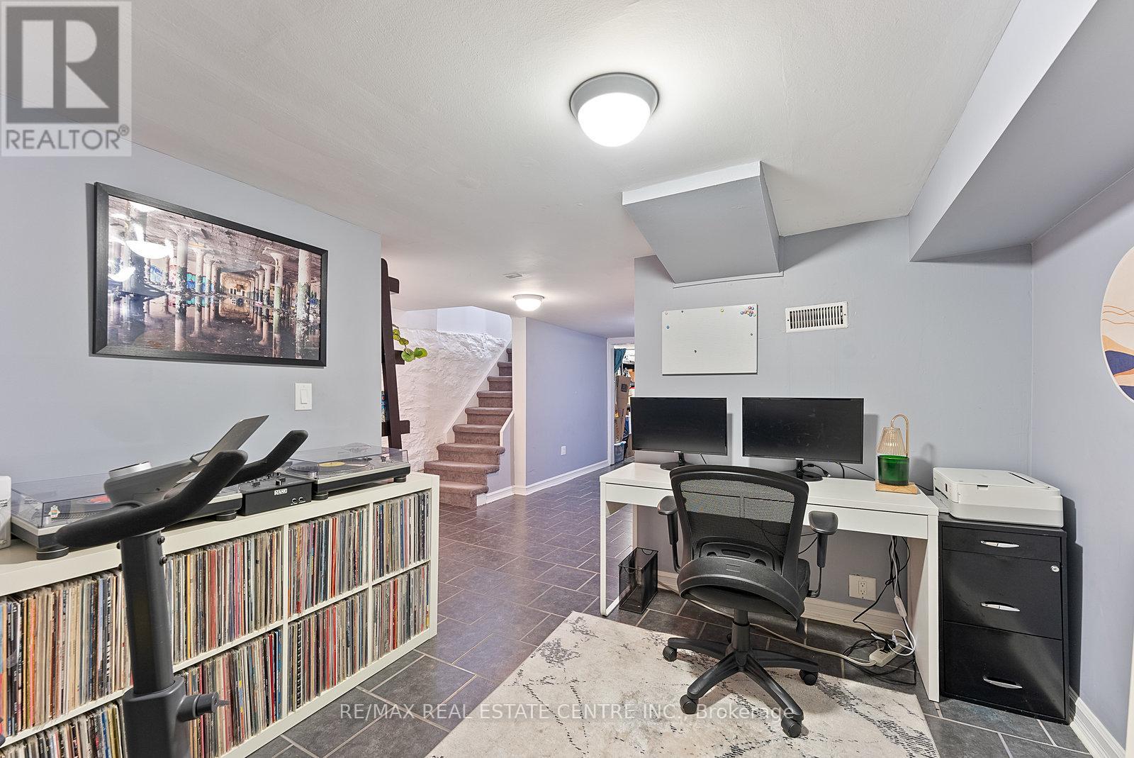 35 Miller Street, Toronto, Ontario  M6N 2Z6 - Photo 32 - W12597462