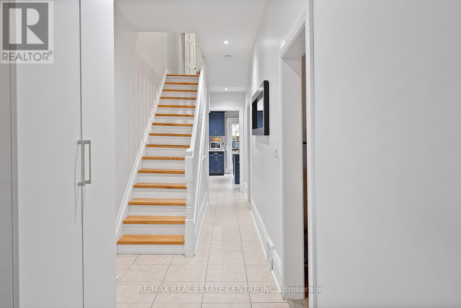 35 Miller Street, Toronto, Ontario  M6N 2Z6 - Photo 6 - W12597462