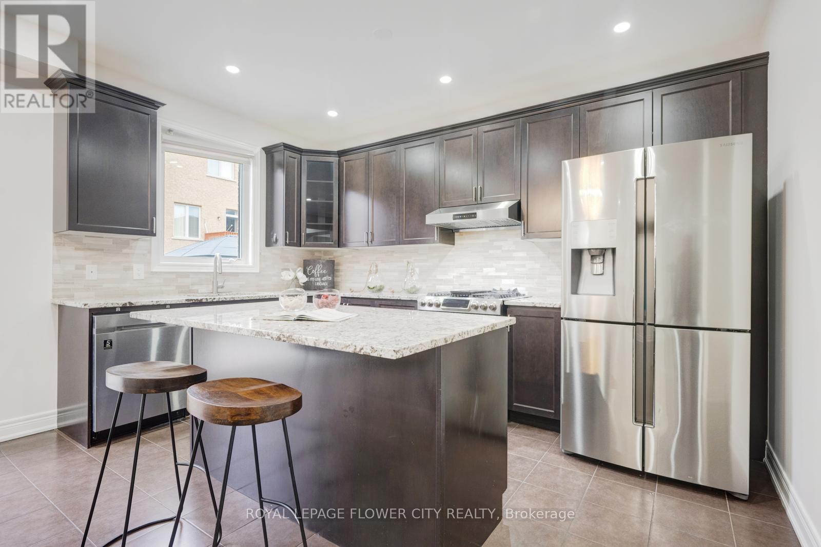 6 Villadowns Trail, Brampton (Sandringham-Wellington North), Ontario  L6R 3V5 - Photo 13 - W12597478