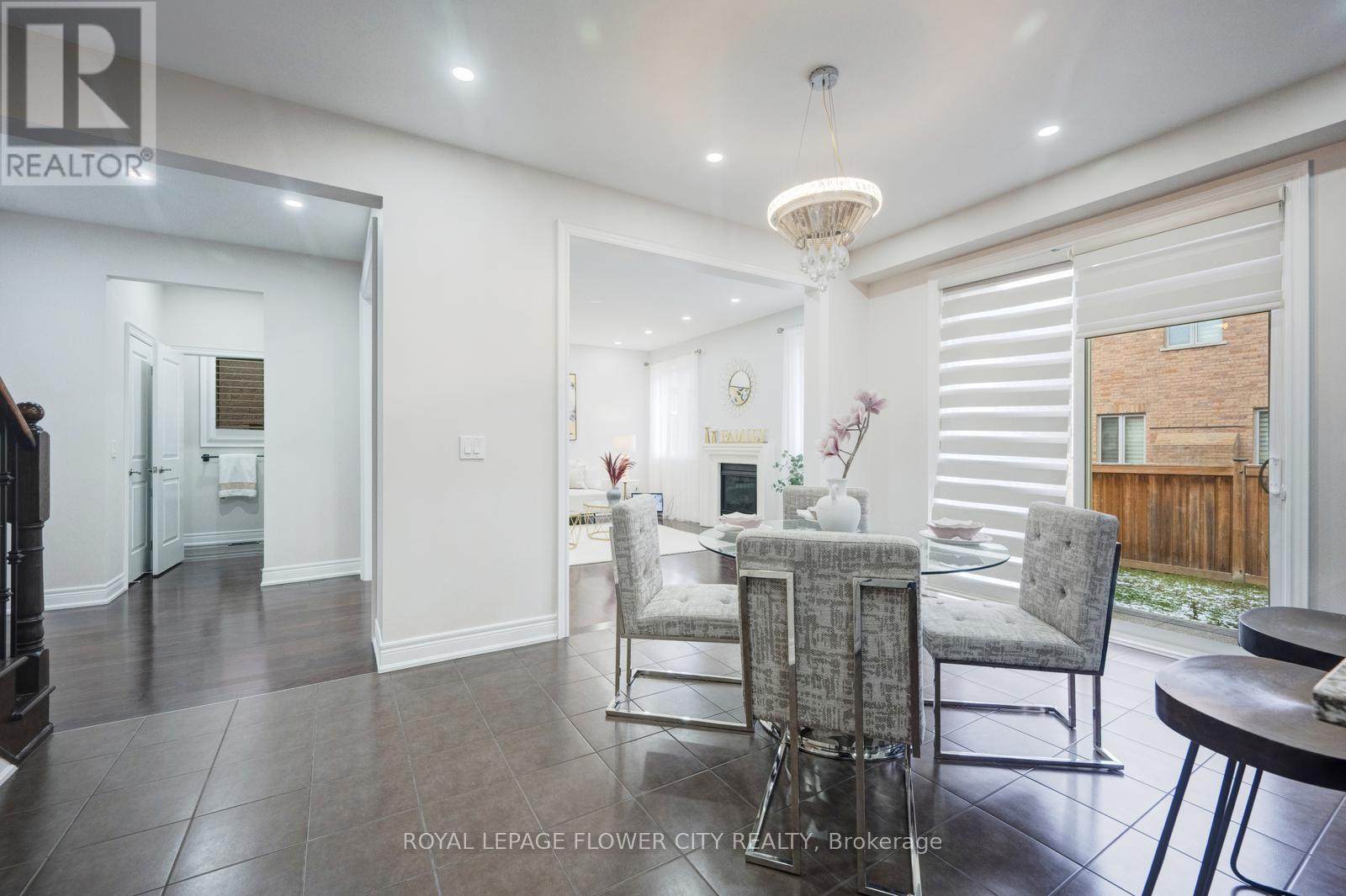 6 Villadowns Trail, Brampton (Sandringham-Wellington North), Ontario  L6R 3V5 - Photo 18 - W12597478