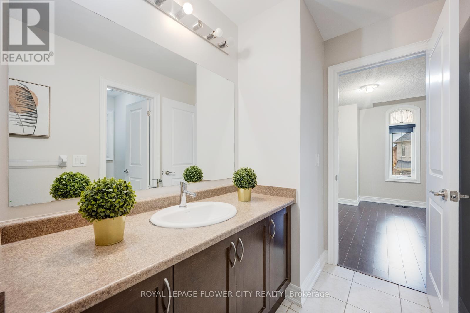 6 Villadowns Trail, Brampton (Sandringham-Wellington North), Ontario  L6R 3V5 - Photo 39 - W12597478