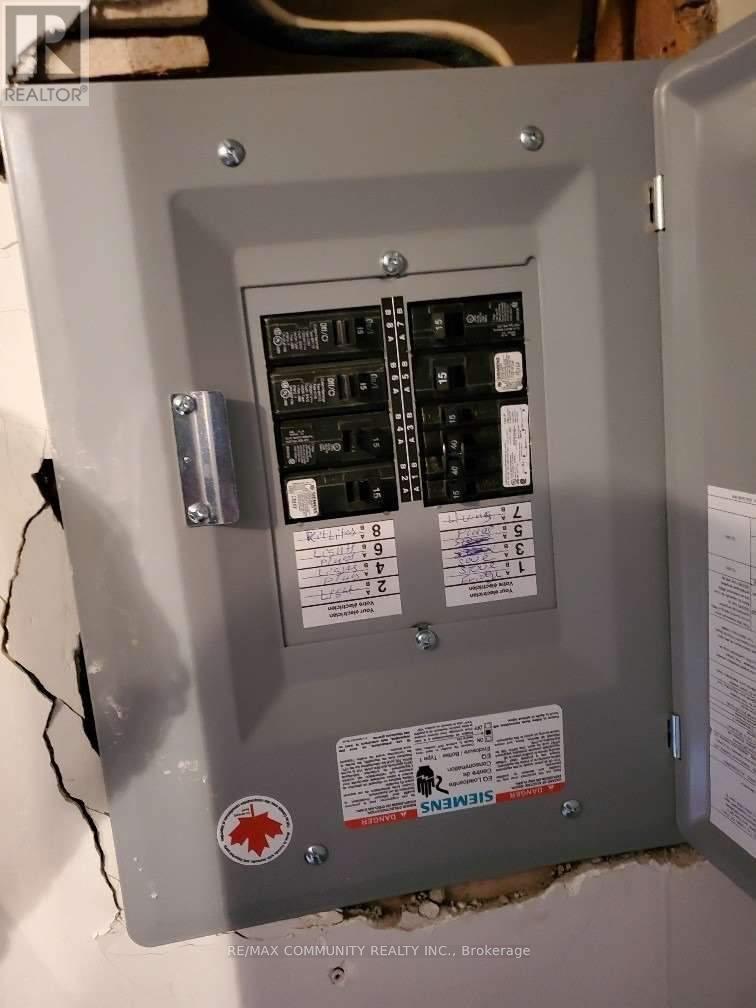 86 Victoria Street, Brantford, Ontario  N3S 3K6 - Photo 17 - X12301893