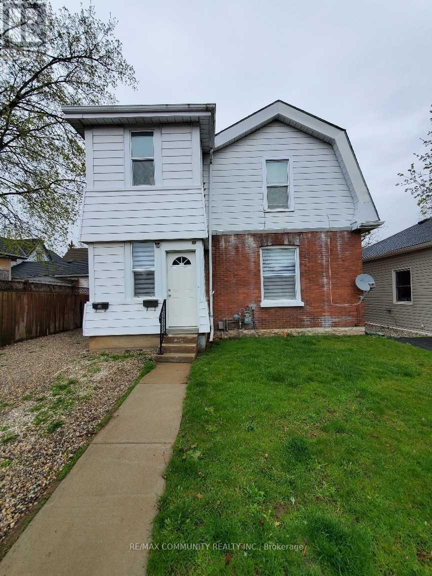 86 Victoria Street, Brantford, Ontario  N3S 3K6 - Photo 2 - X12301893