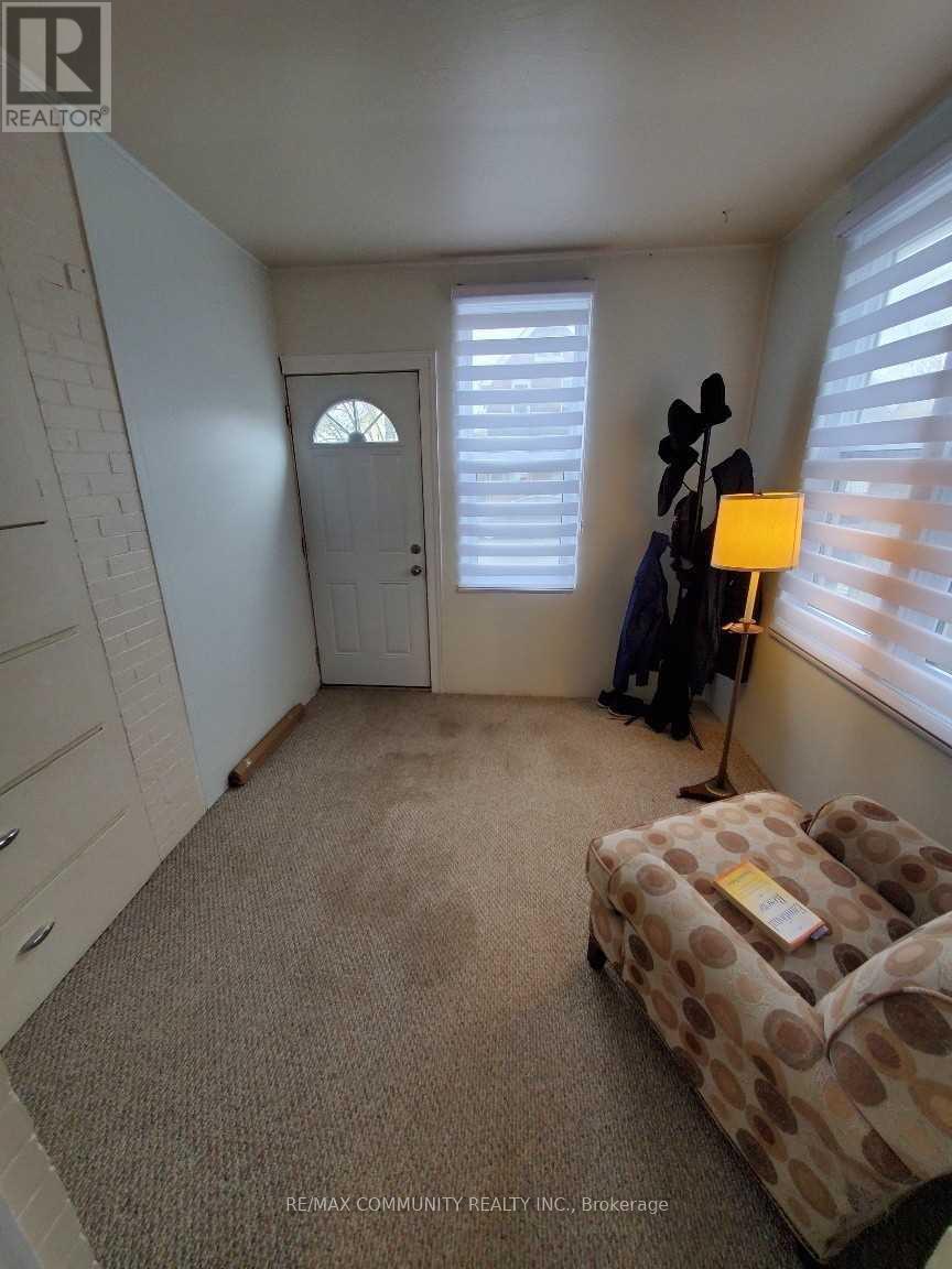 86 Victoria Street, Brantford, Ontario  N3S 3K6 - Photo 6 - X12301893