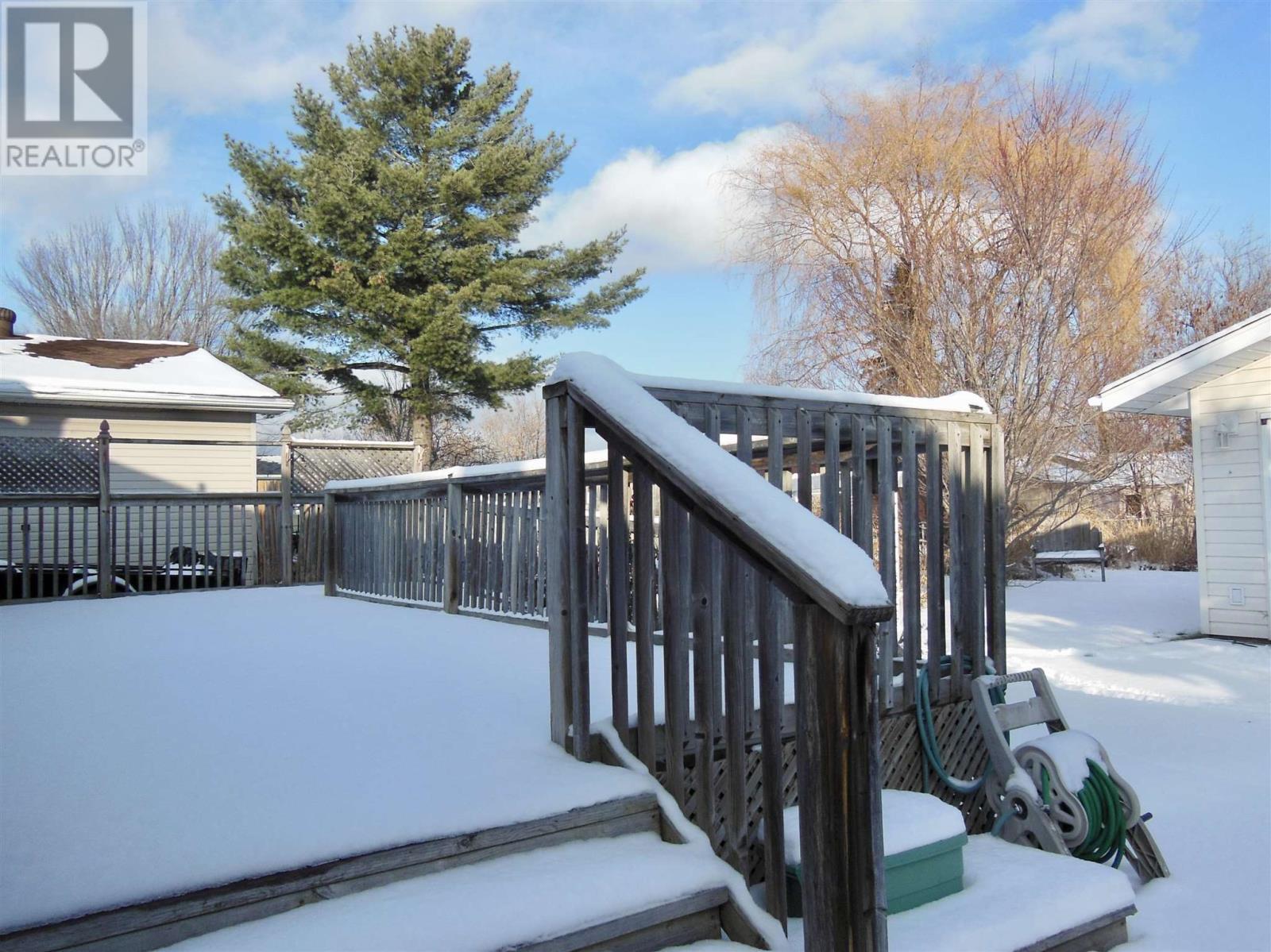 246 Lake St, Sault Ste. Marie, Ontario P6A 4B1 - Photo 15 - SM253323