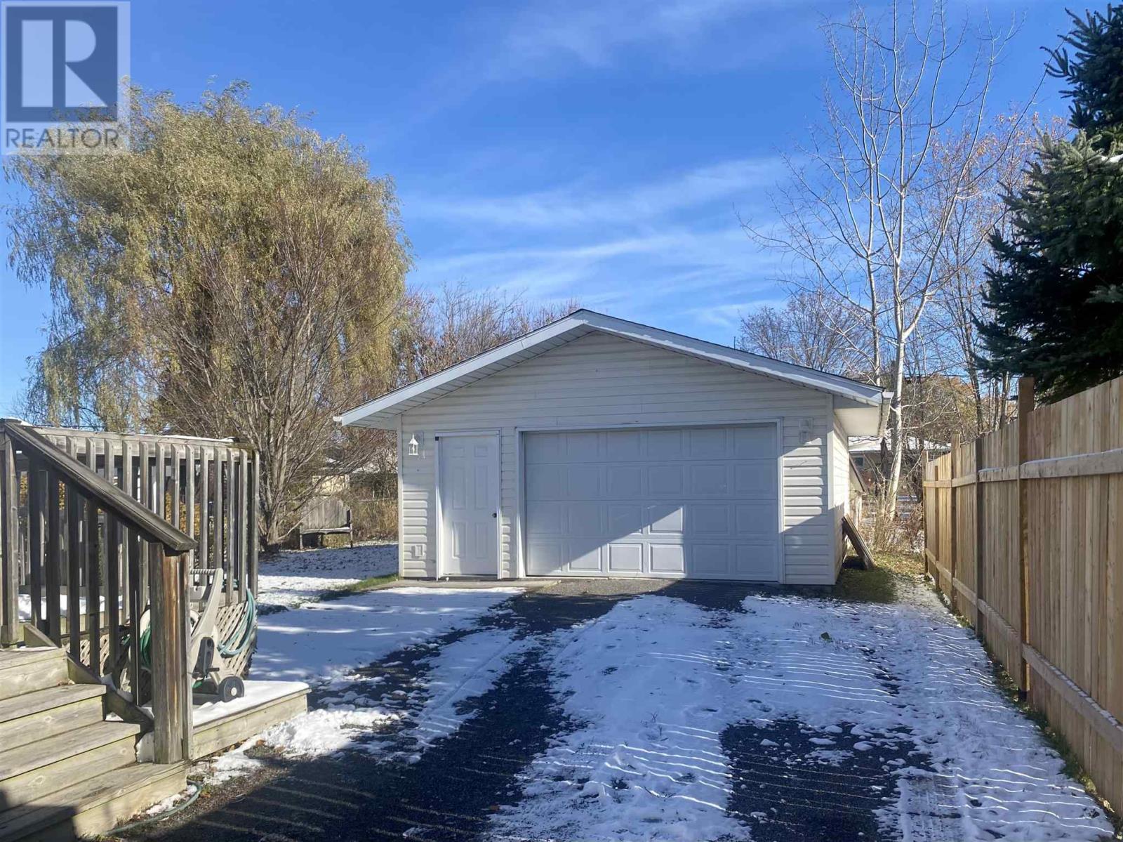 246 Lake St, Sault Ste. Marie, Ontario P6A 4B1 - Photo 2 - SM253323