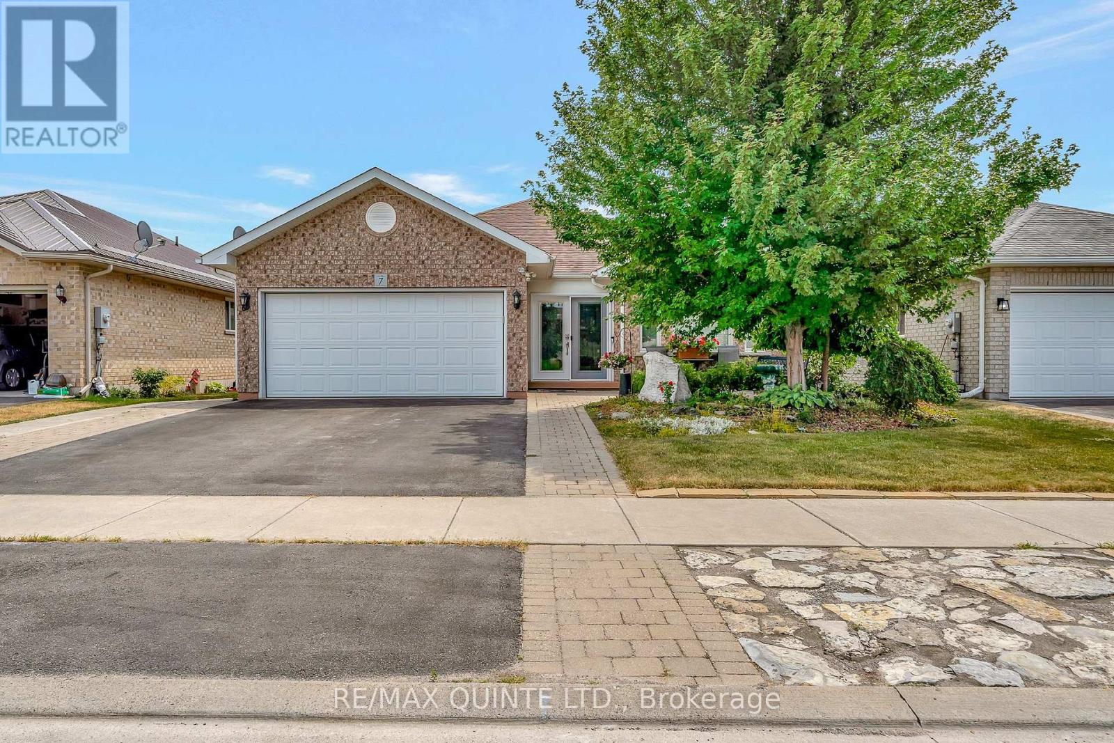 7 Chestnut Drive, Belleville (Belleville Ward), Ontario  K8N 0M9 - Photo 2 - X12597570