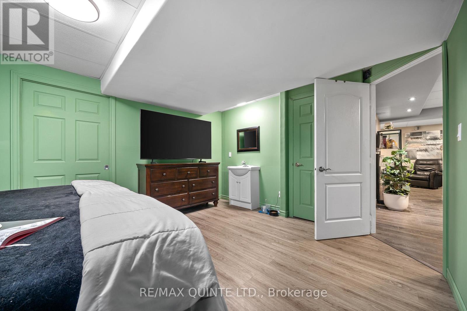 7 Chestnut Drive, Belleville (Belleville Ward), Ontario  K8N 0M9 - Photo 34 - X12597570