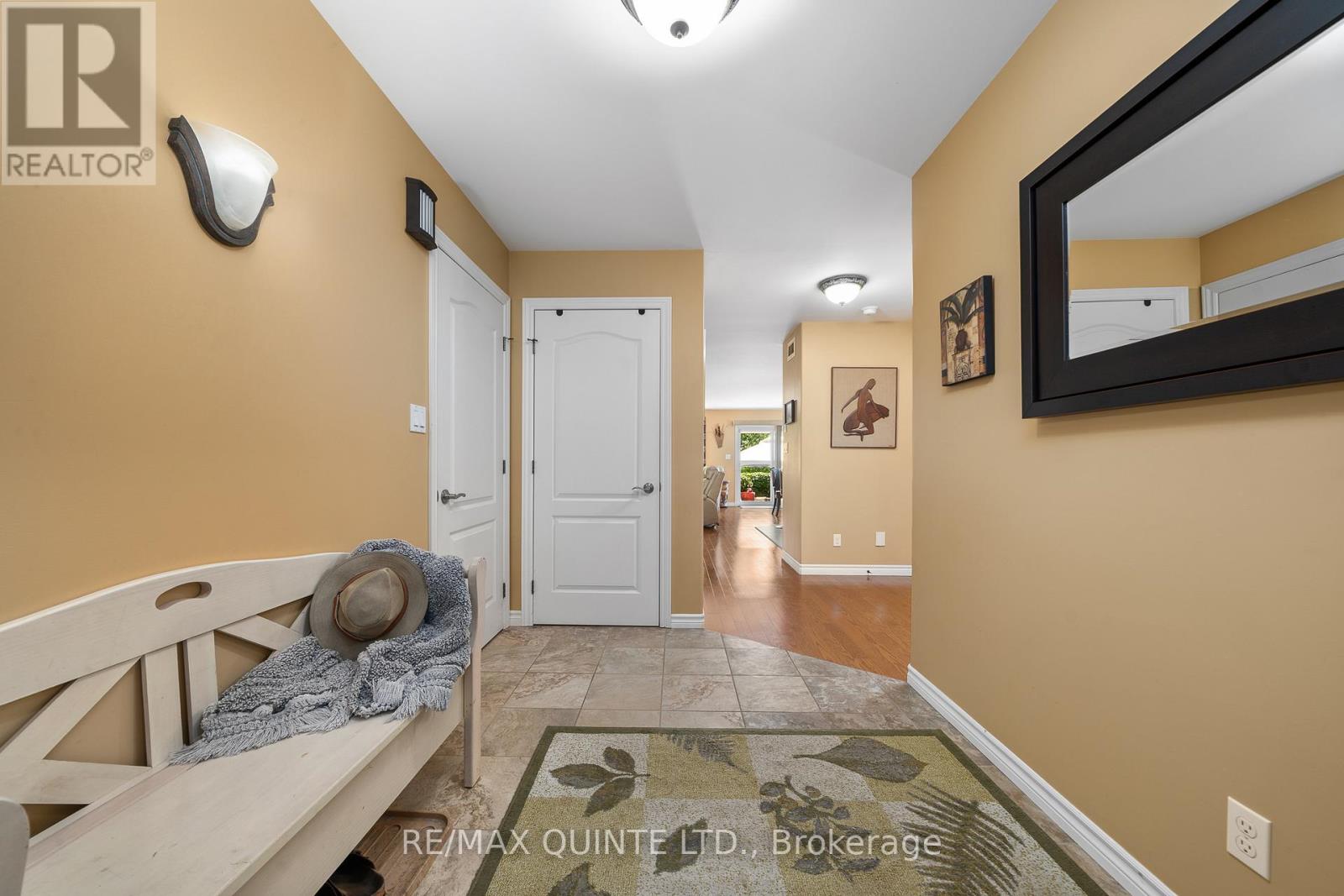 7 Chestnut Drive, Belleville (Belleville Ward), Ontario  K8N 0M9 - Photo 6 - X12597570