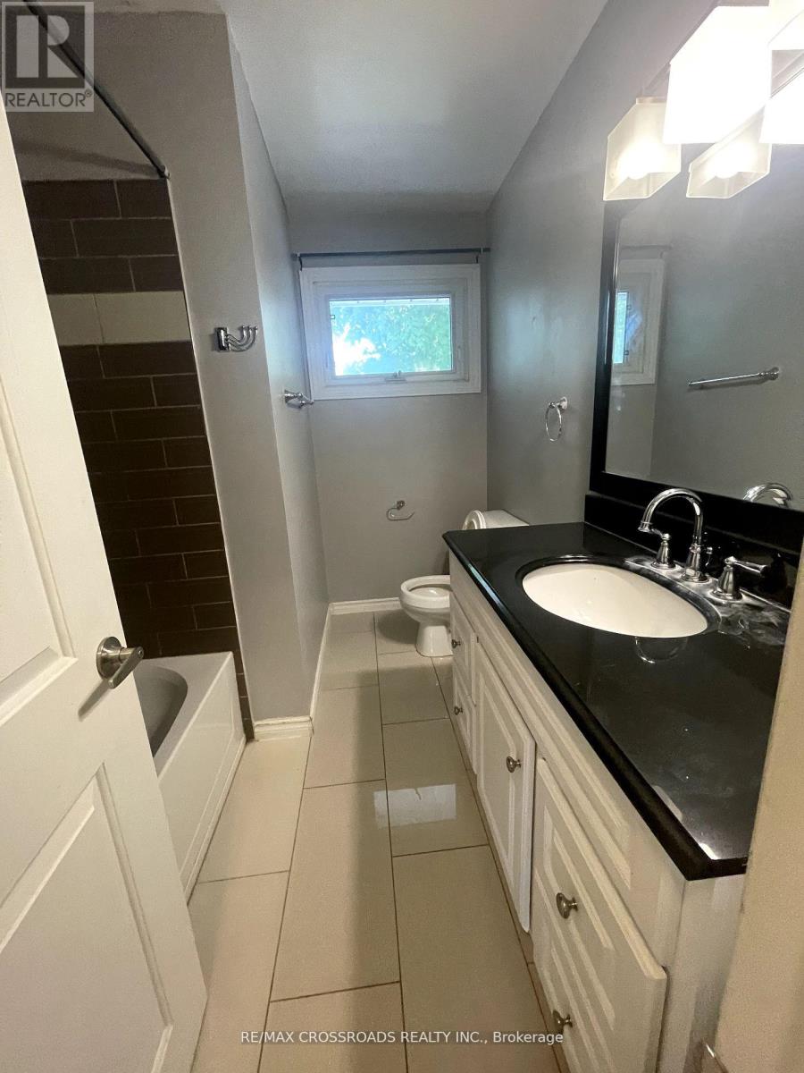 Upper - 89 Ottaway Avenue, Barrie, Ontario  L4M 2X1 - Photo 14 - S12597040