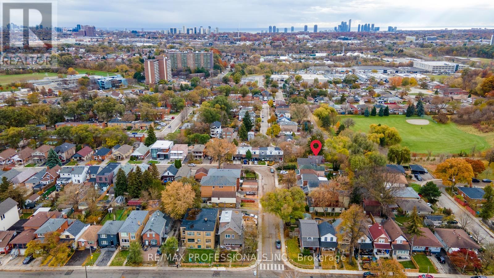 16 Cliff Street, Toronto (Rockcliffe-Smythe), Ontario  M6N 4L6 - Photo 16 - W12552696