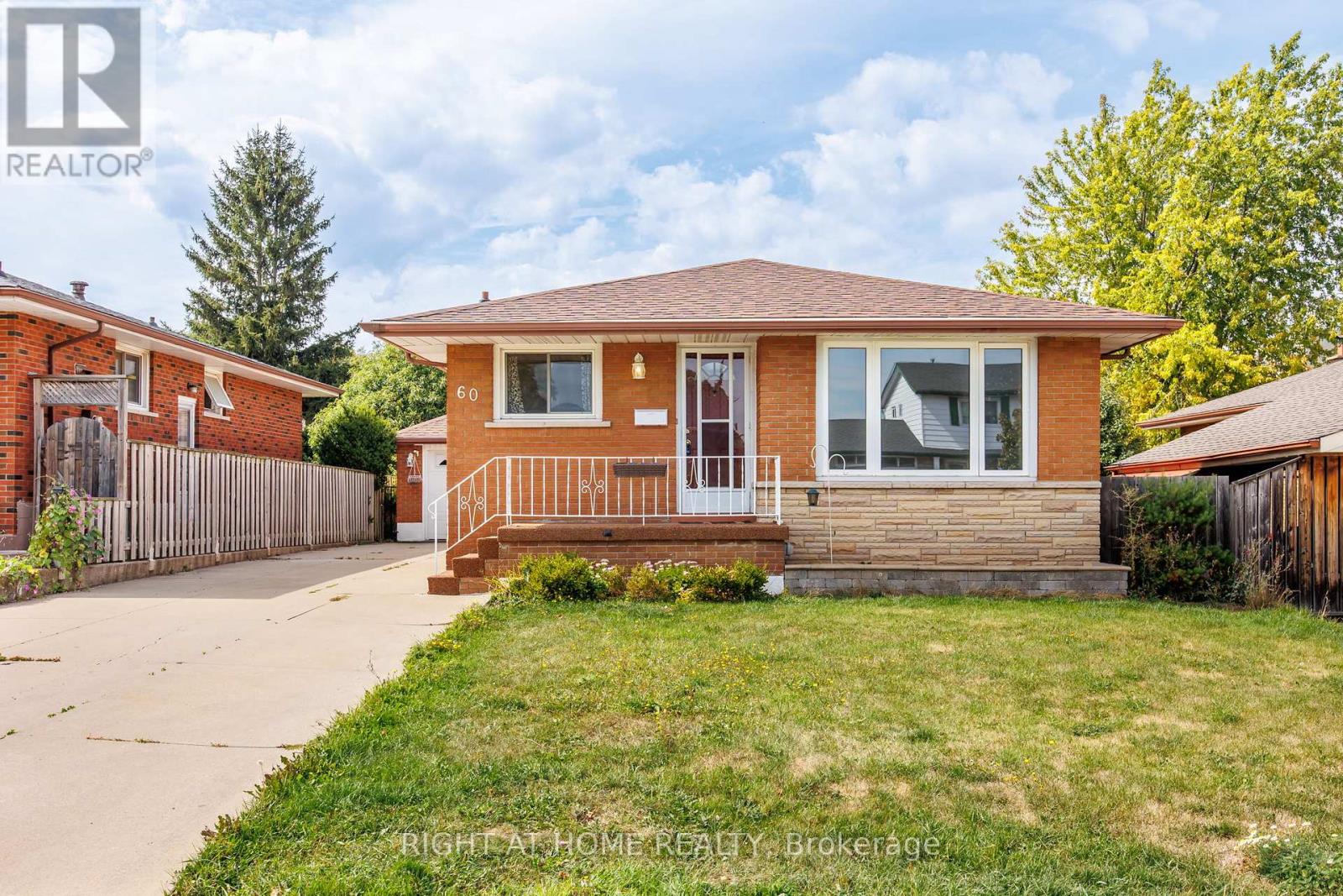 Main Floor - 60 Champlain Avenue, Hamilton (Greenford), Ontario  L8G 2H7 - Photo 19 - X12597330