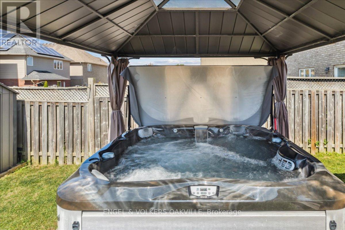 112 Fletcher Road, Hamilton, Ontario  L0R 1P0 - Photo 43 - X12597370