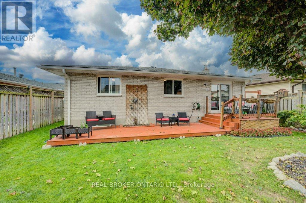 87 Southwood Drive, Cambridge, Ontario  N1S 3S3 - Photo 36 - X12597474