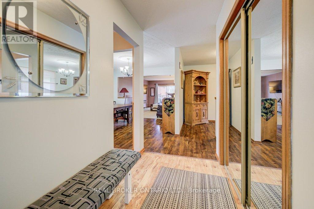 87 Southwood Drive, Cambridge, Ontario  N1S 3S3 - Photo 6 - X12597474