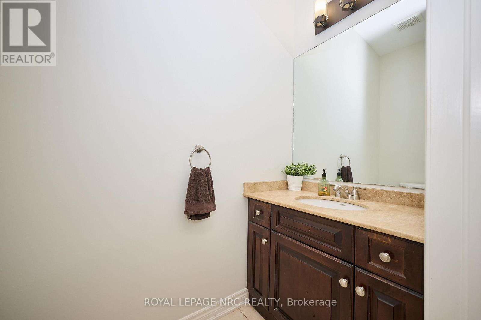 117 Creekside Drive, Welland, Ontario  L3C 0B4 - Photo 22 - X12597492