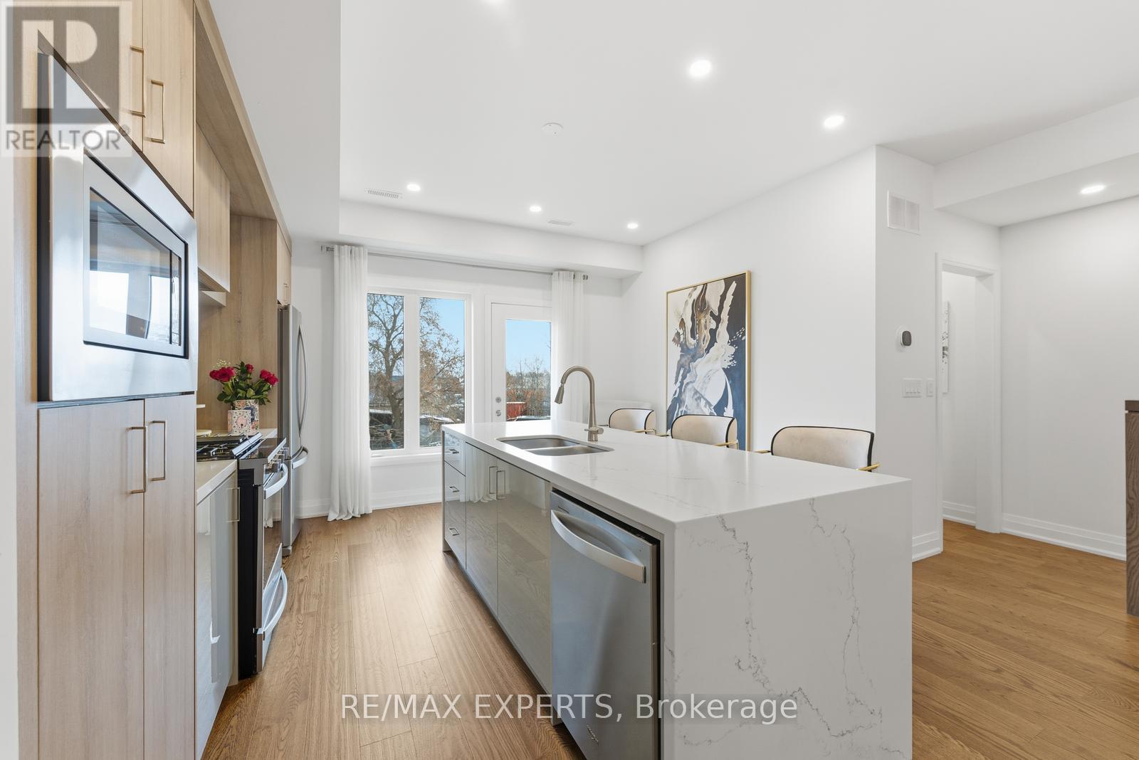 29 Persica Street, Richmond Hill (Oak Ridges), Ontario  L4E 1L3 - Photo 10 - N12597448