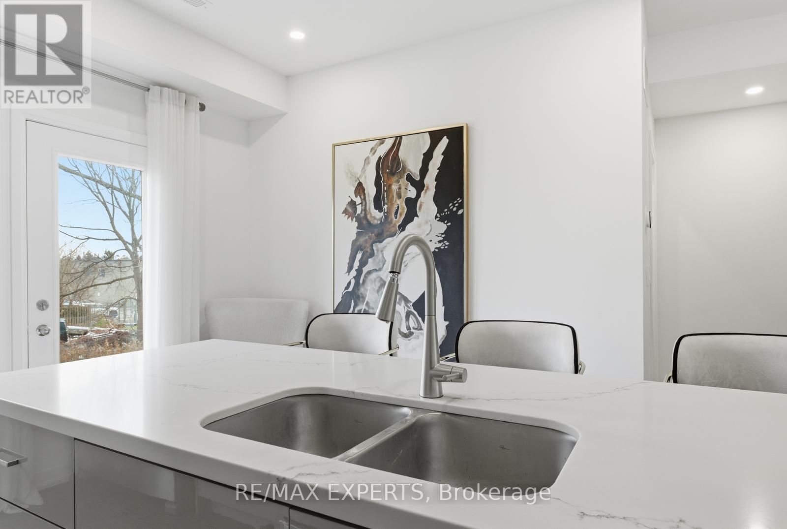 29 Persica Street, Richmond Hill (Oak Ridges), Ontario  L4E 1L3 - Photo 11 - N12597448