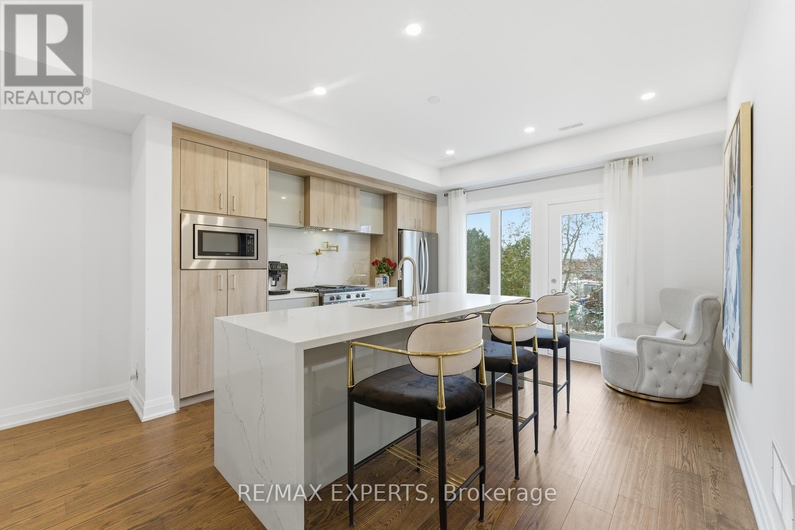 29 Persica Street, Richmond Hill (Oak Ridges), Ontario  L4E 1L3 - Photo 7 - N12597448