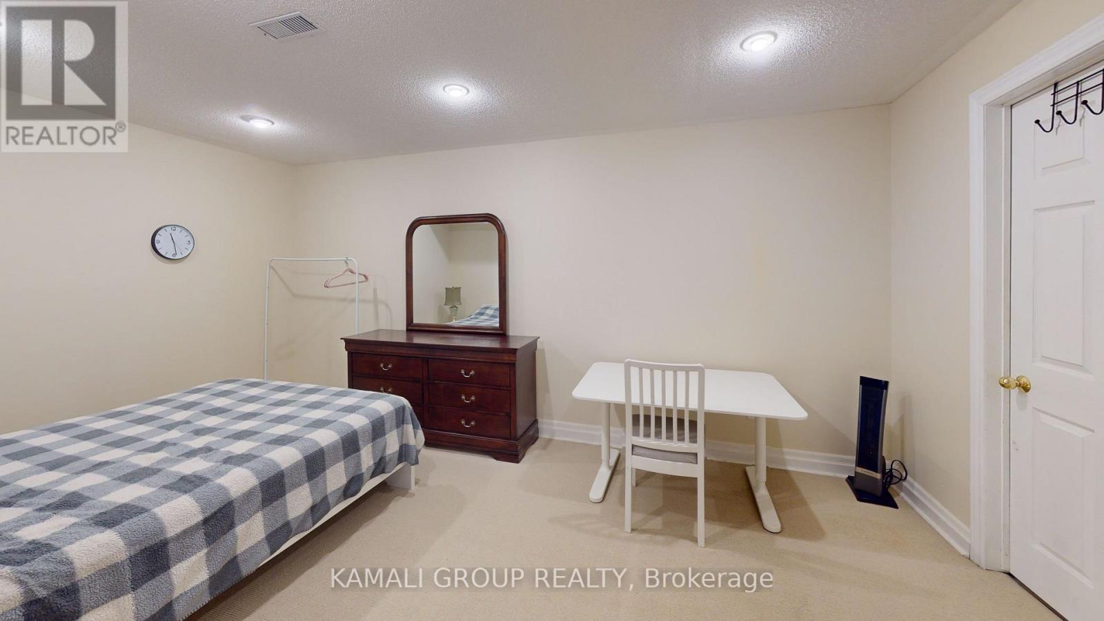 Bsmt - 271 Rhodes Circle, Newmarket, Ontario  L3X 1V4 - Photo 15 - N12565668