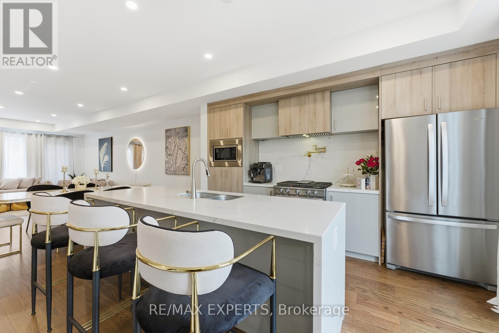 29 Persica Street, Richmond Hill (Oak Ridges), Ontario  L4E 1L3 - Photo 8 - N12597448