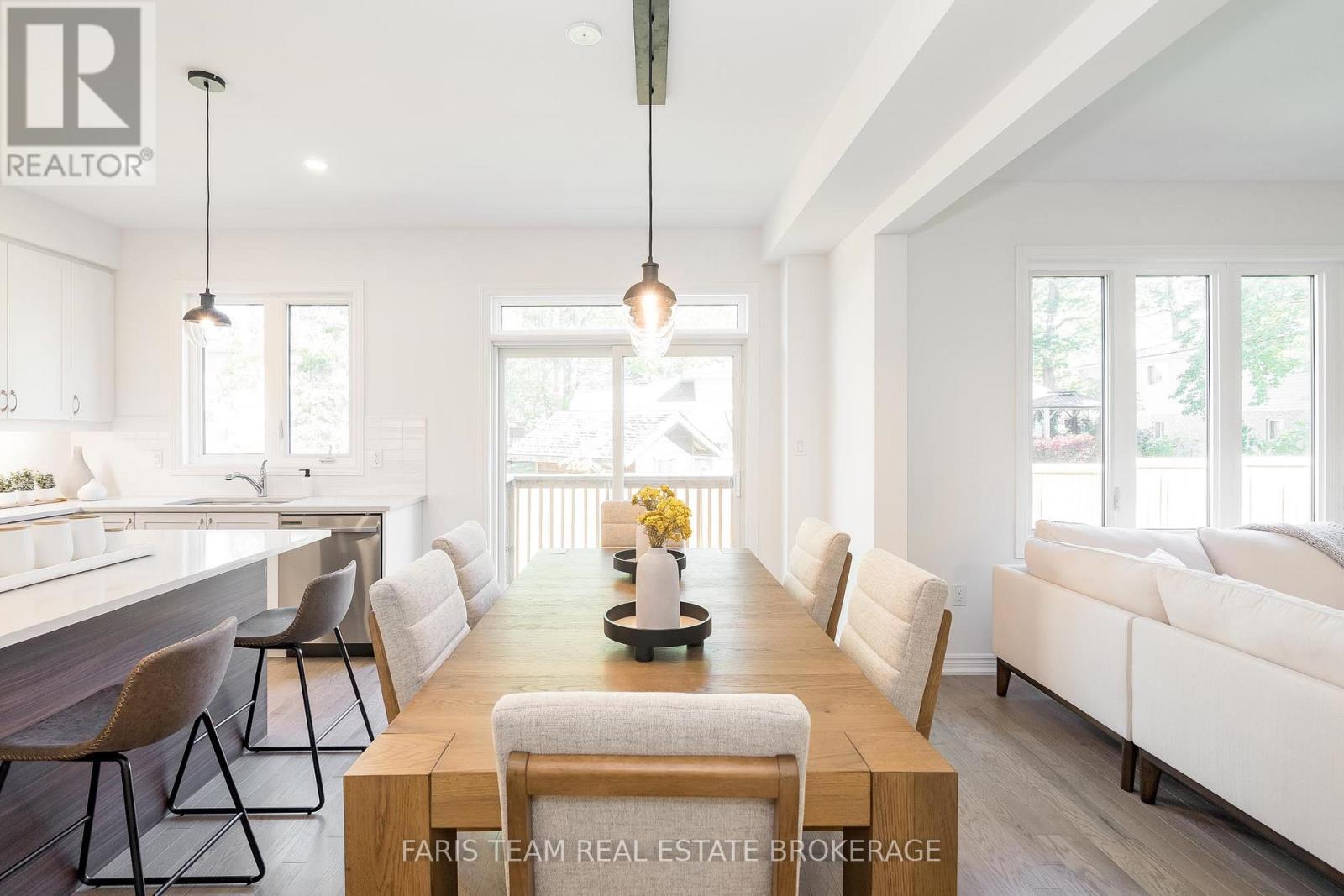 89 Berkely Street, Wasaga Beach, Ontario  L9Z 2N5 - Photo 17 - S12504566