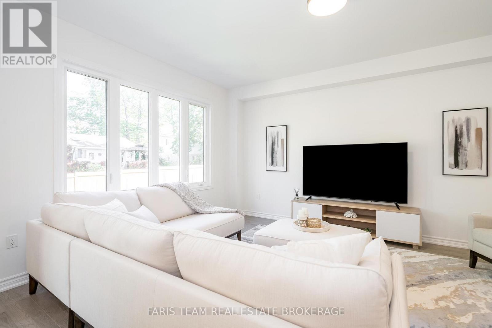 89 Berkely Street, Wasaga Beach, Ontario  L9Z 2N5 - Photo 23 - S12504566