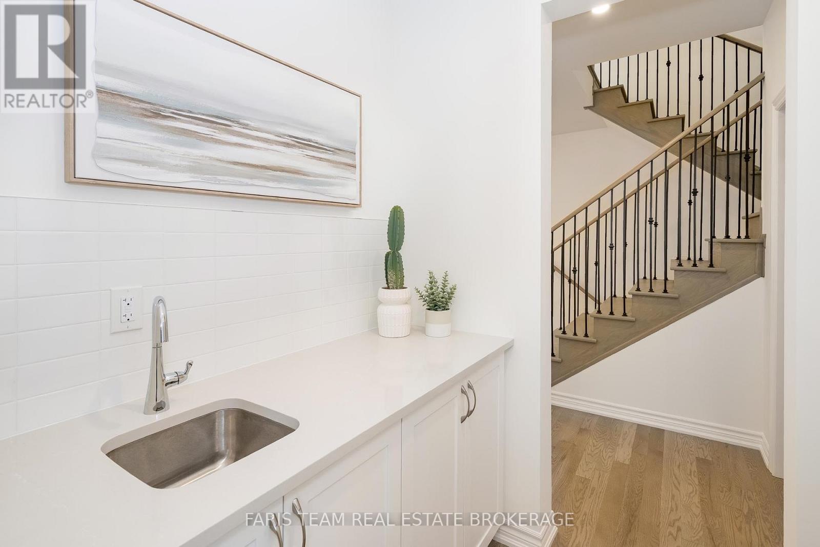 89 Berkely Street, Wasaga Beach, Ontario  L9Z 2N5 - Photo 18 - S12504566