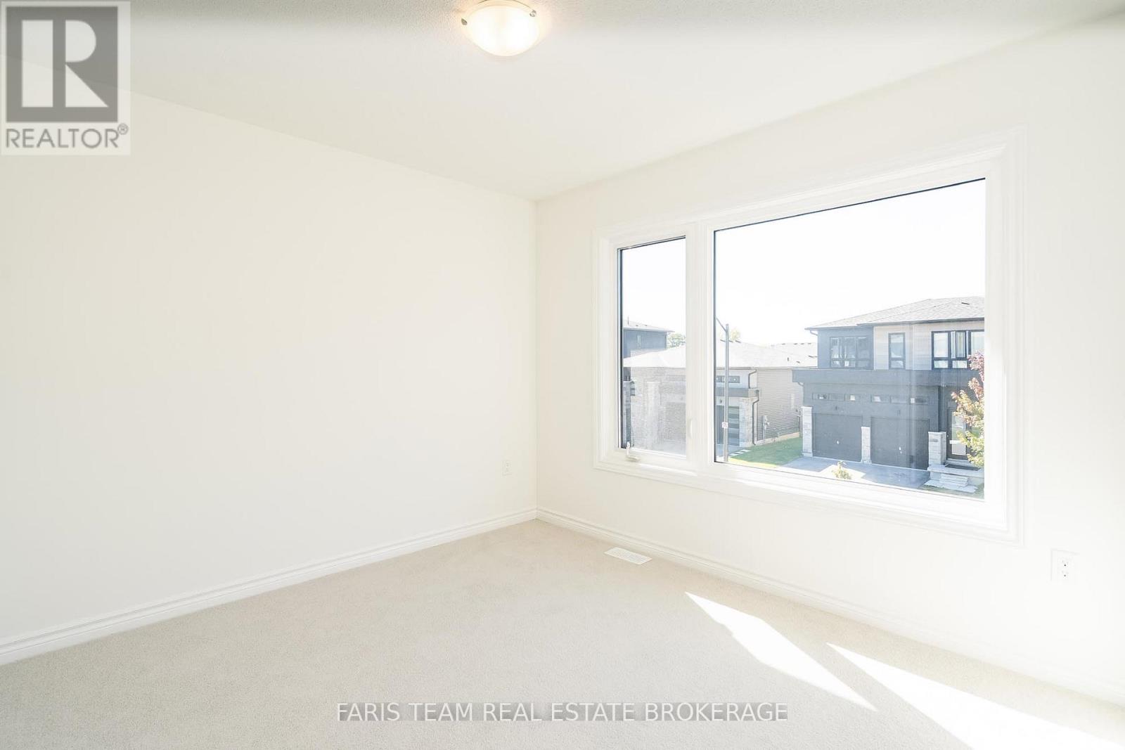 89 Berkely Street, Wasaga Beach, Ontario  L9Z 2N5 - Photo 35 - S12504566