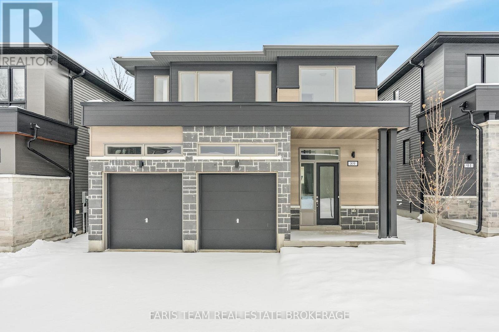 89 BERKELY STREET, Wasaga Beach, Ontario