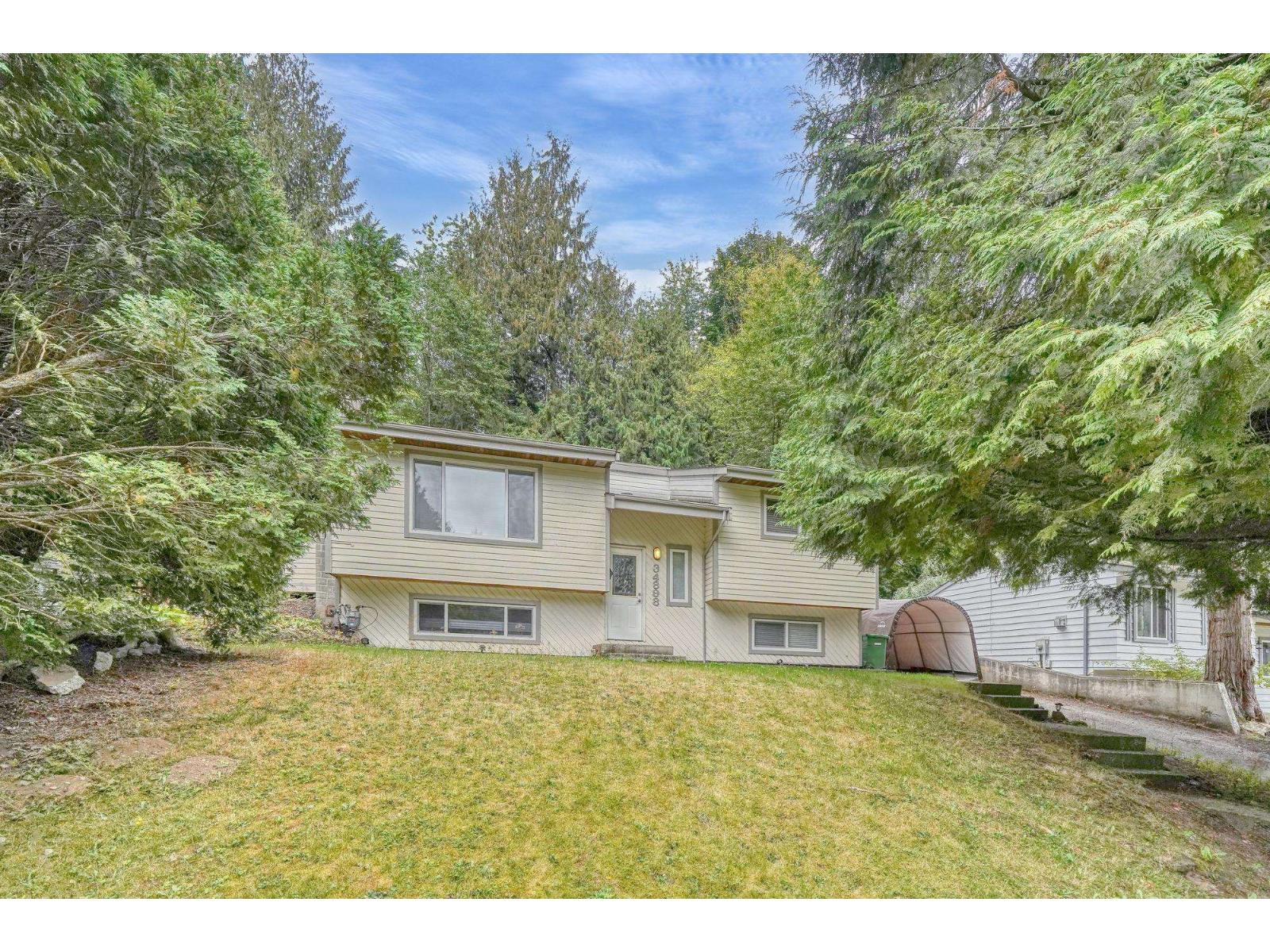 34898 Laburnum Avenue, Abbotsford, British Columbia  V2S 5J4 - Photo 1 - R3071677