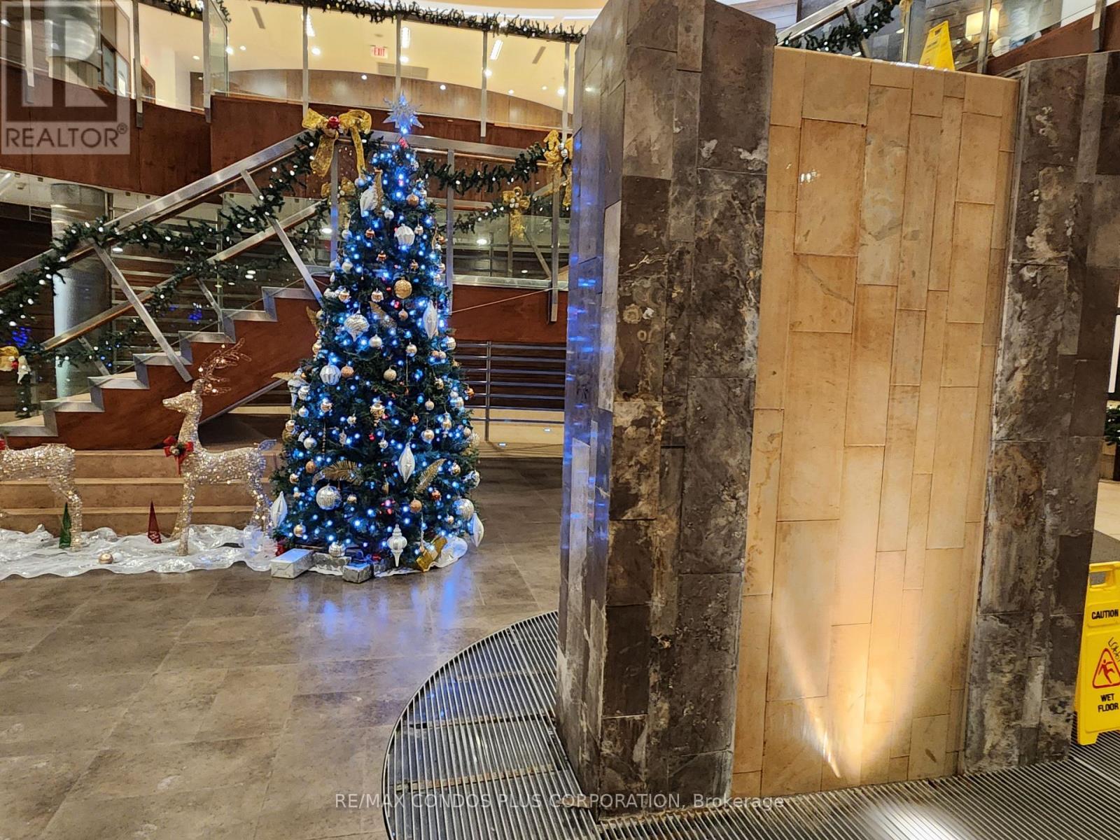 1509 - 3880 Duke Of York Boulevard, Mississauga, Ontario  L5B 4M7 - Photo 3 - W12595762