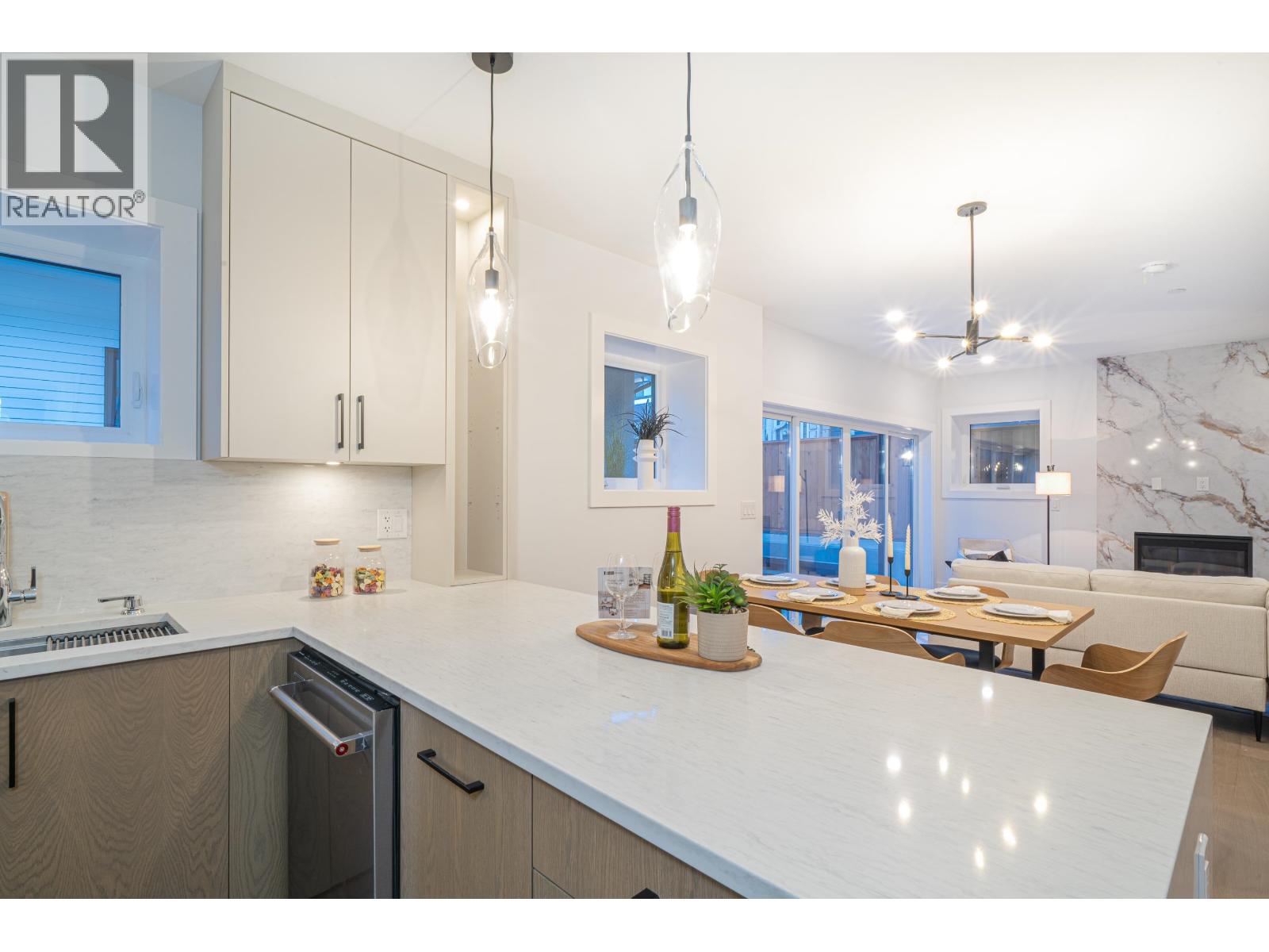 A 2735 W 8th Avenue, Vancouver, British Columbia  V6K 2B7 - Photo 10 - R3070080