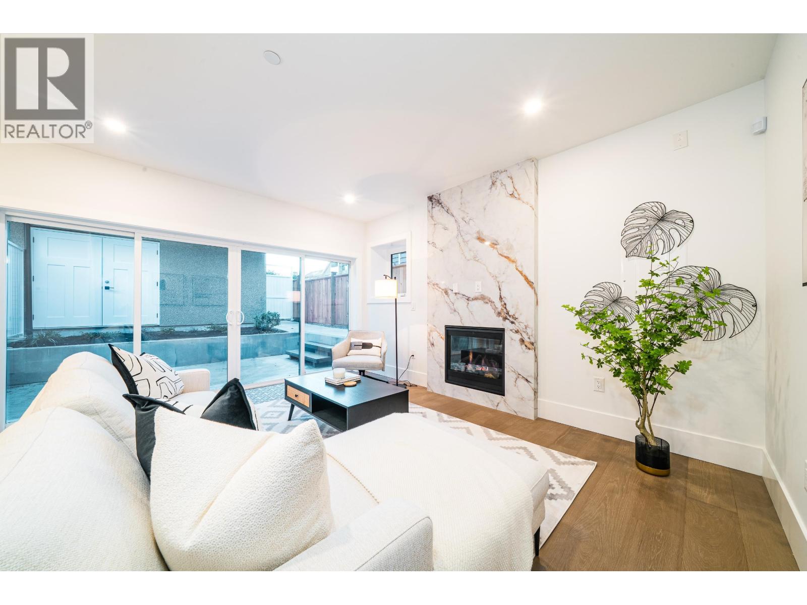 A 2735 W 8th Avenue, Vancouver, British Columbia  V6K 2B7 - Photo 4 - R3070080