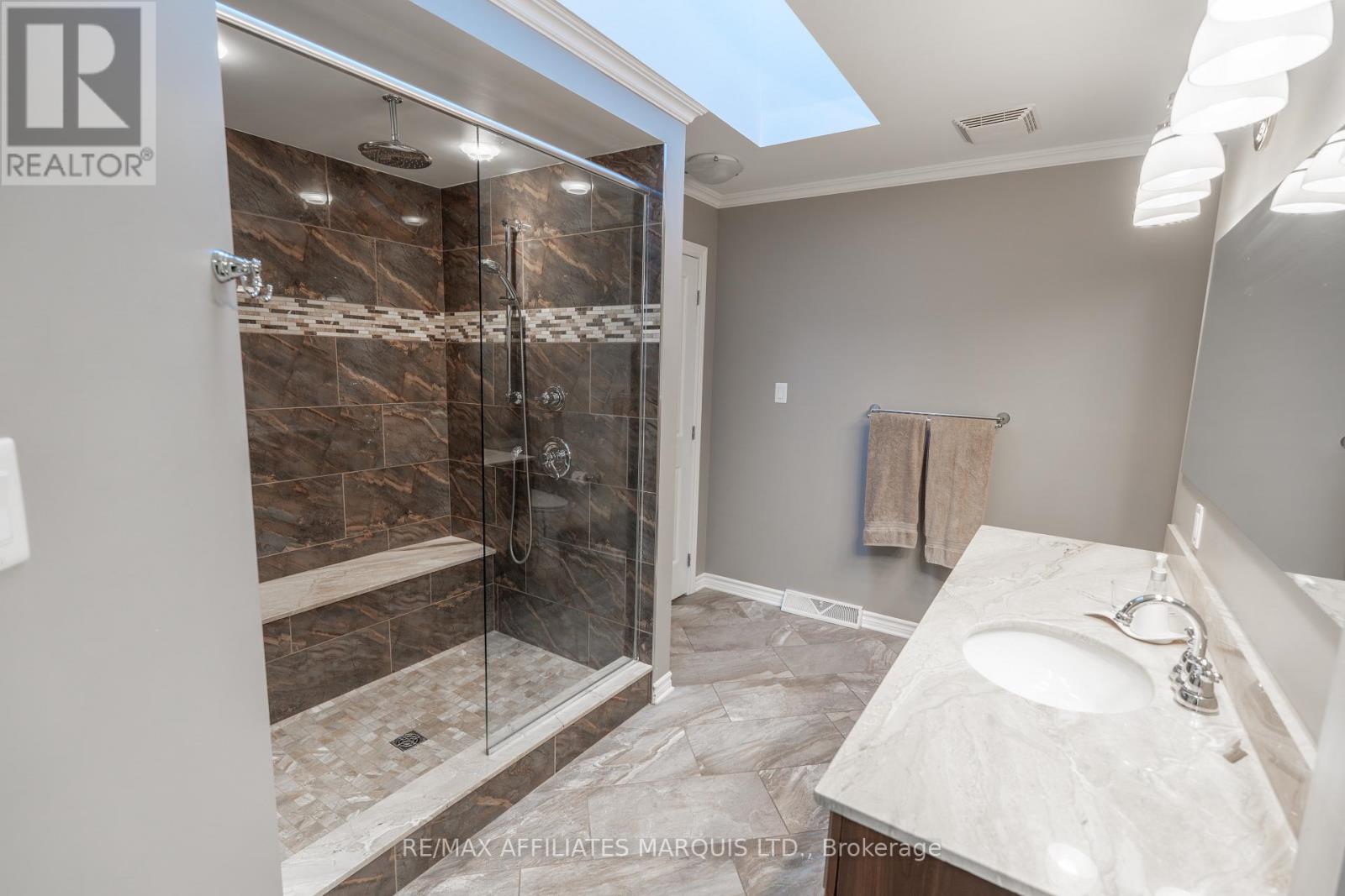 865 Chelsea Crescent, Cornwall, Ontario K6H 6Y6 - Photo 24 - X12478340