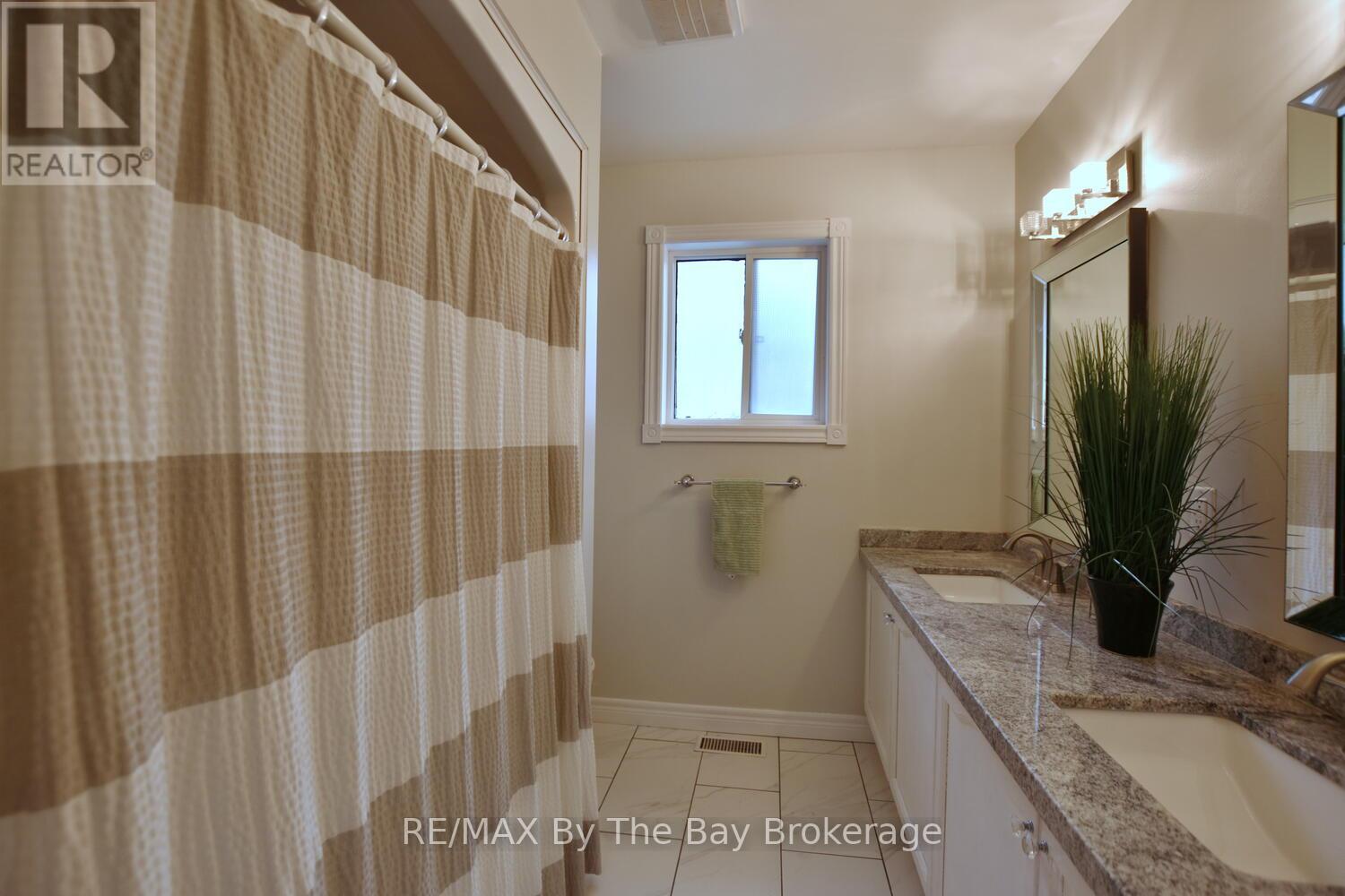 41 Wesley Avenue, Wasaga Beach, Ontario  L9Z 1C8 - Photo 23 - S12544016