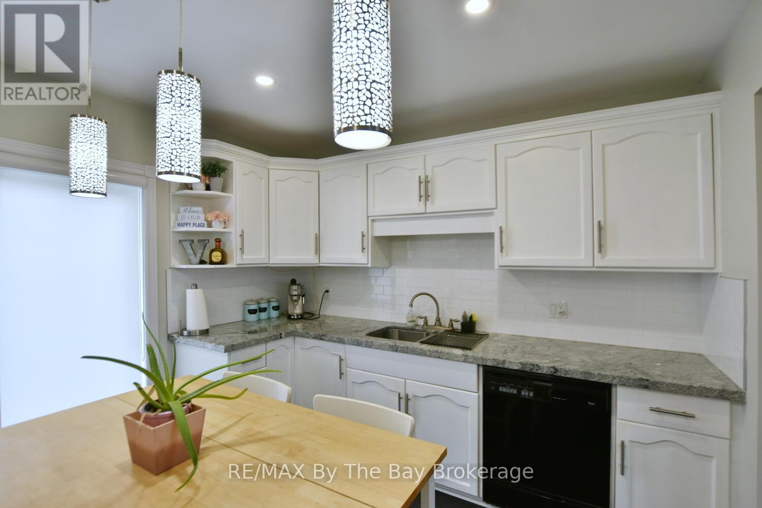 41 Wesley Avenue, Wasaga Beach, Ontario  L9Z 1C8 - Photo 16 - S12544016