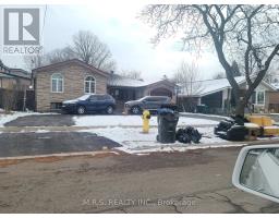 61 BLOOMINGTON CRESCENT, Toronto, Ontario