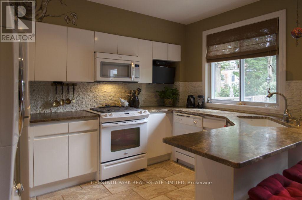 117 Alcorn Avenue, Toronto, Ontario  M4V 1E4 - Photo 5 - C12597526