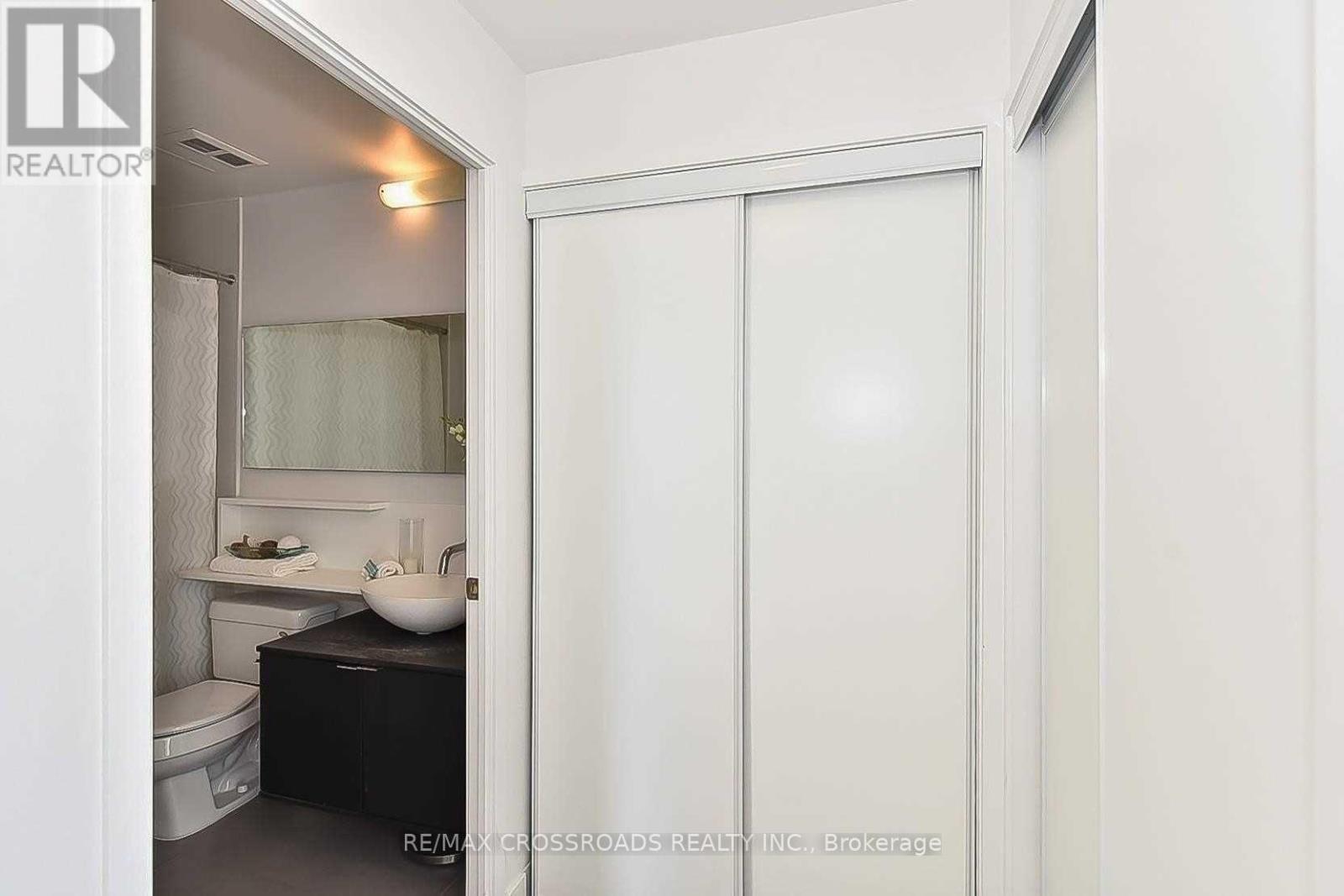 4712 - 15 Fort York Boulevard, Toronto (Waterfront Communities), Ontario  M5V 3Y4 - Photo 9 - C12597550