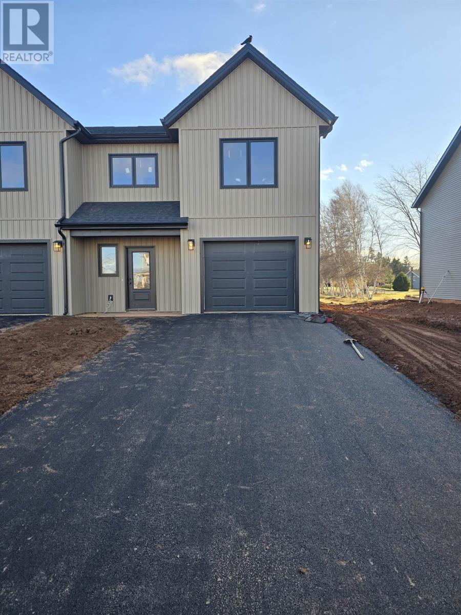 61 Essex Crescent, Charlottetown, Prince Edward Island  C1E 0G9 - Photo 2 - 202527029