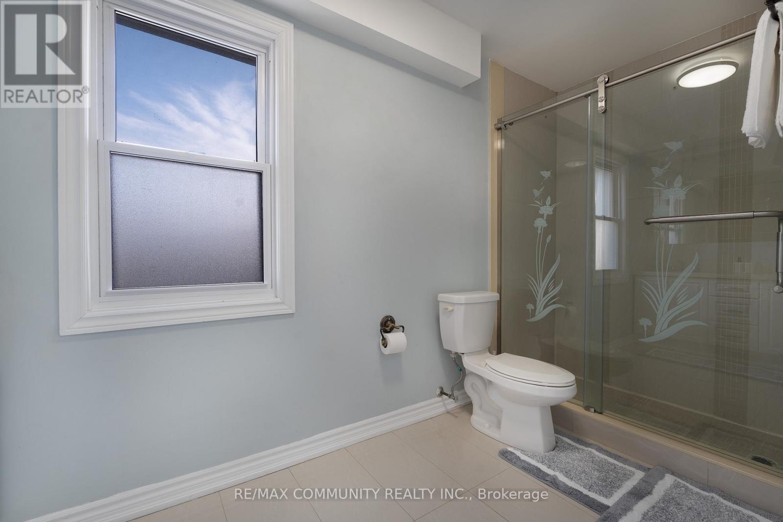 33 Windsor Avenue, Ajax, Ontario  L1S 2B1 - Photo 3 - E12564034