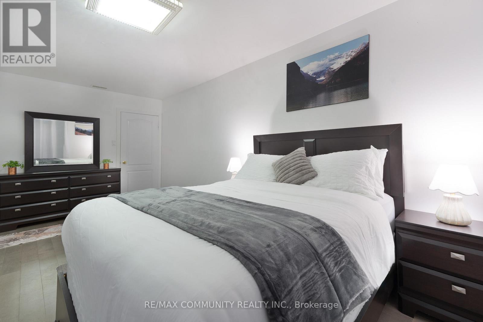 33 Windsor Avenue, Ajax, Ontario  L1S 2B1 - Photo 5 - E12564034