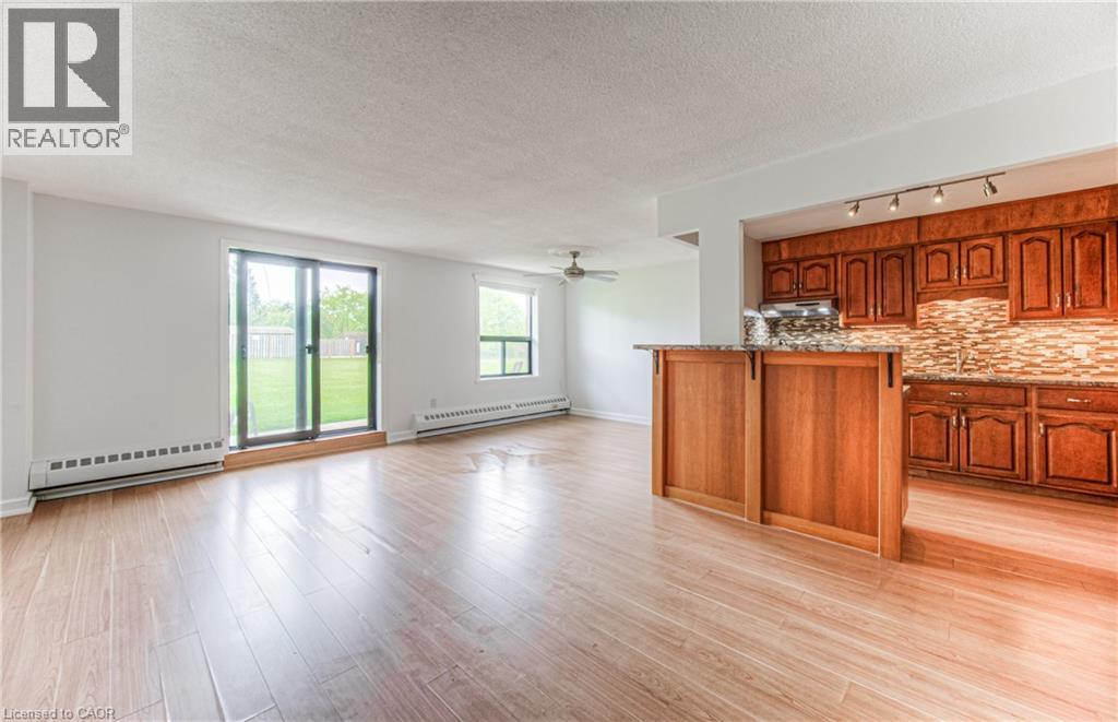 1100 Courtland Avenue E Unit# 211, Kitchener, Ontario  N2C 2H9 - Photo 7 - 40771161