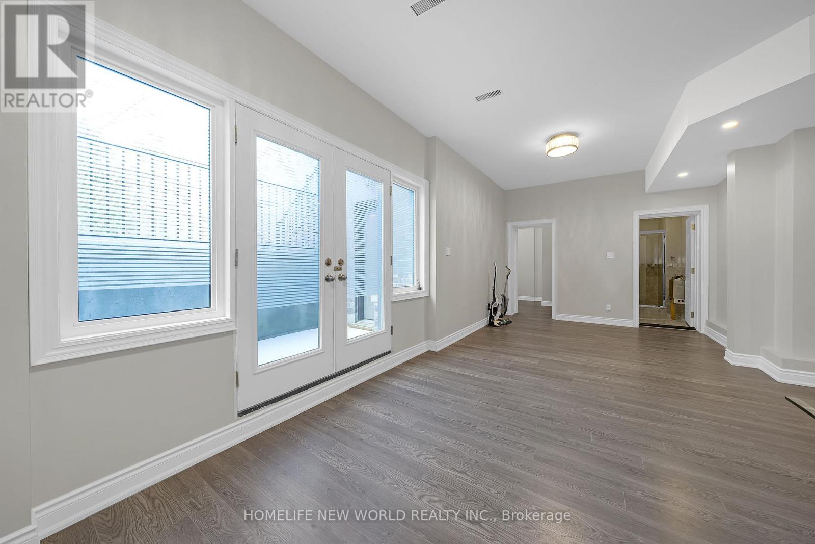 10 Stancroft Drive, Richmond Hill, Ontario  L4C 4N1 - Photo 37 - N12597554