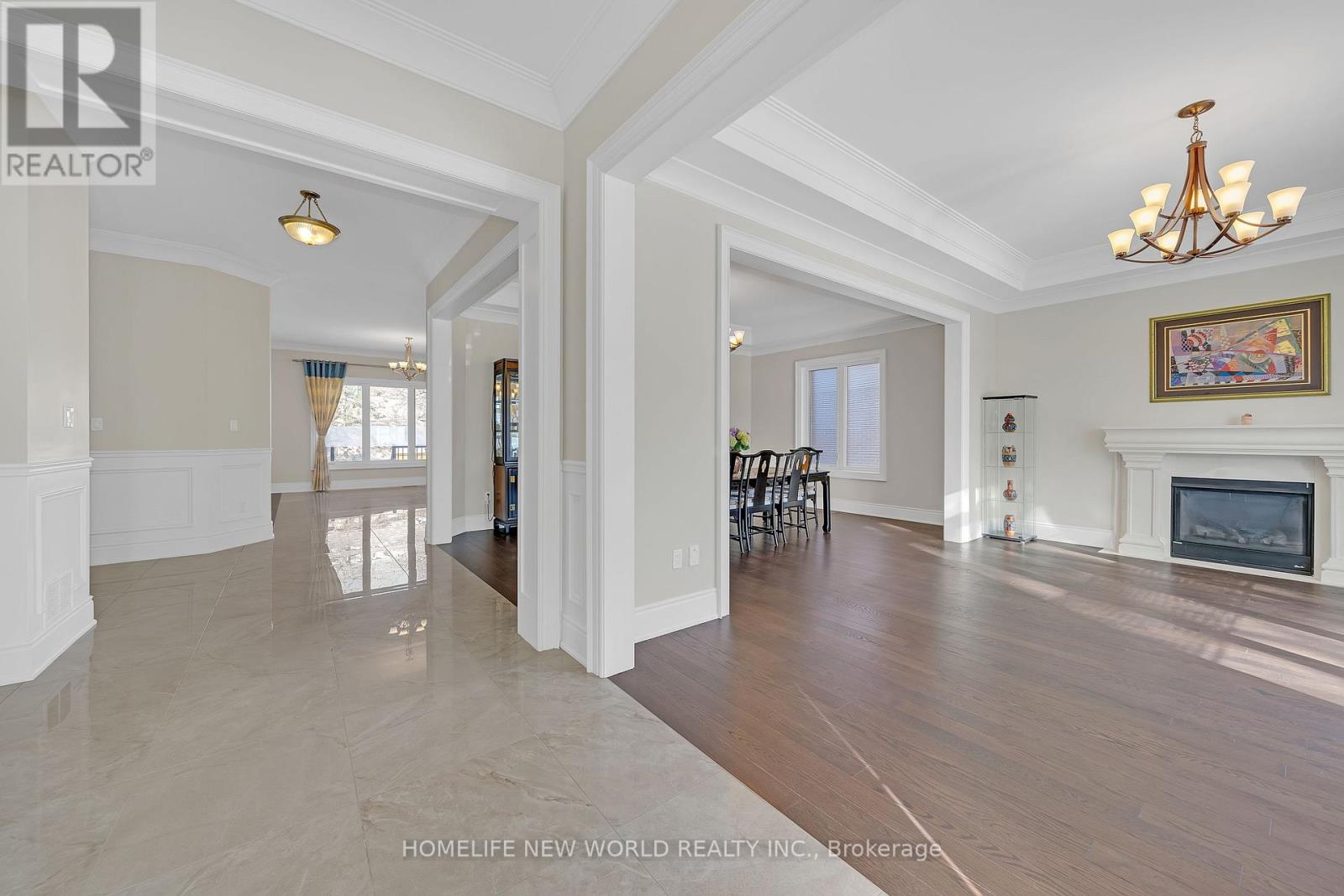 10 Stancroft Drive, Richmond Hill, Ontario  L4C 4N1 - Photo 6 - N12597554