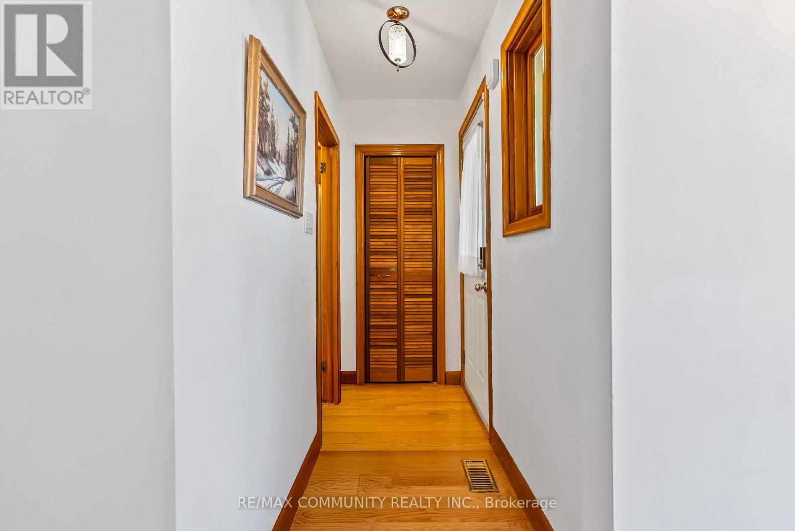 287 John Street, Midland, Ontario  L4R 2J6 - Photo 15 - S12445800